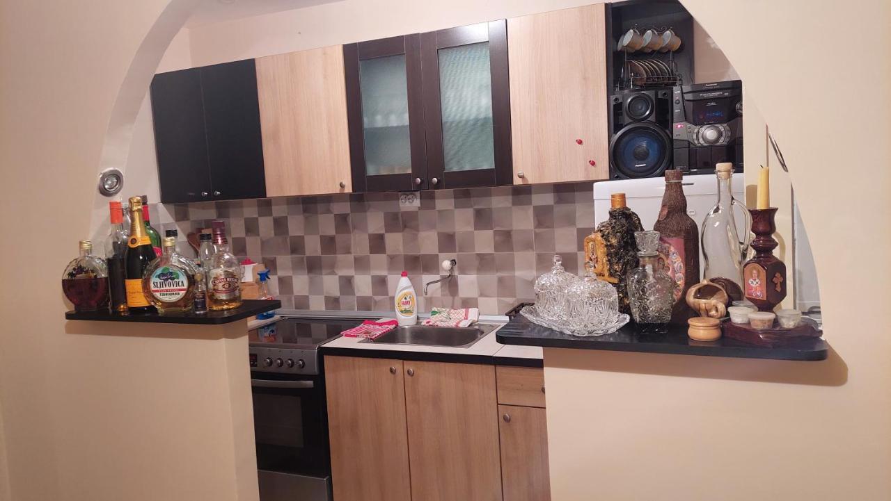 Apartman Anika Appartement Pirot Buitenkant foto