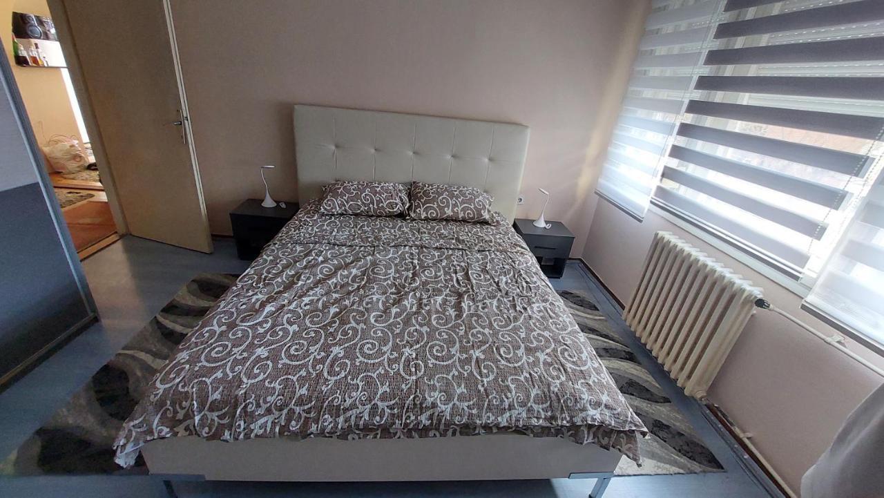 Apartman Anika Appartement Pirot Buitenkant foto